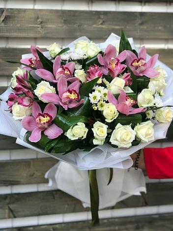 Букет цветов из: Розы и Хризантемы в Эртиле