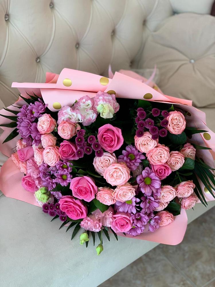 Букет цветов из: Хризантемы, Розы и Лизиантусы в Эртиле