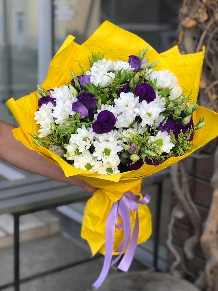 Букет цветов из: Ирисы, Хризантемы и Ромашки в Эртиле