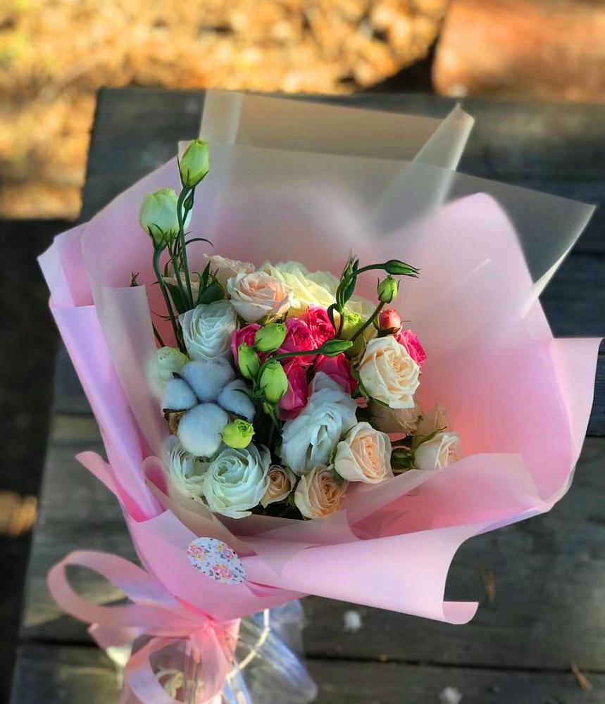 Букет цветов из: Розы и Лизиантусы в Эртиле