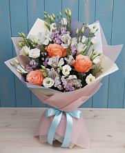 Букет цветов из:  Лизиантусы, Розы, Альстромерии и Гипсофила в Эртиле