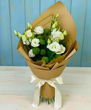 Букет цветов из:  Хризантемы и Лизиантусы в Эртиле