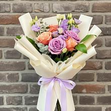 Букет цветов из:  Лизиантусы и Розы в Эртиле