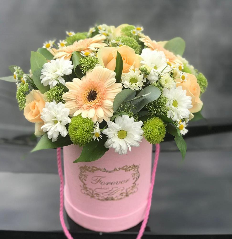 Цветочная композиция из Розы, Герберы и Хризантемы в шляпной коробке в Эртиле