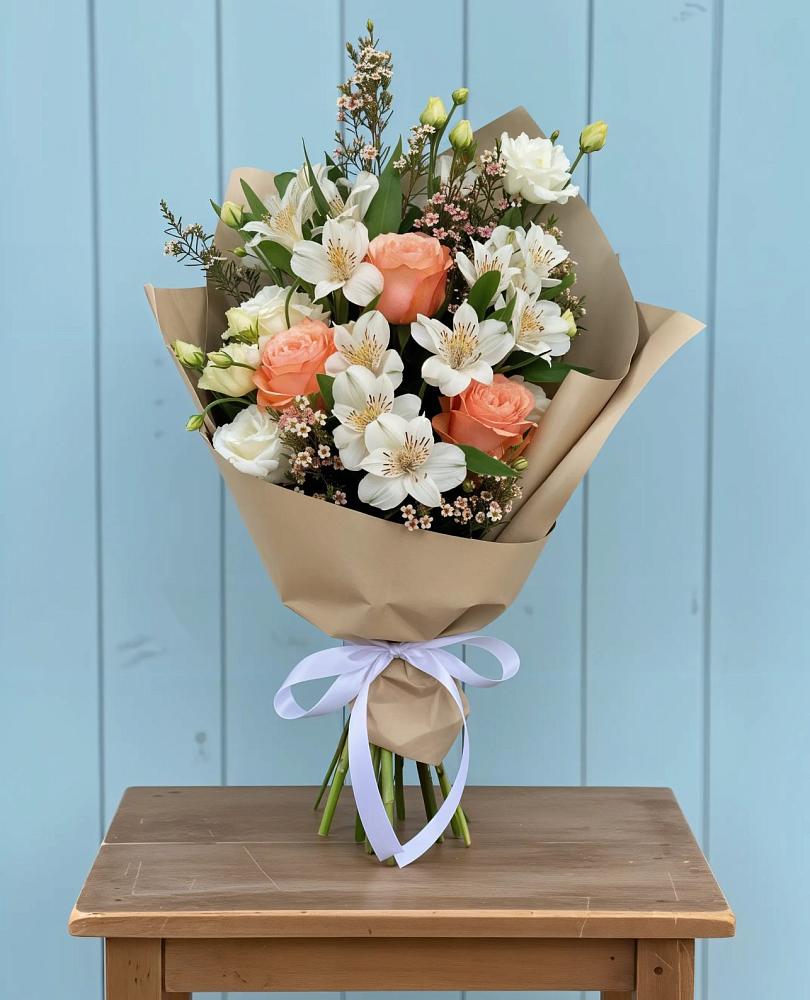 Букет цветов из: Альстромерии, Лизиантусы, Розы и Хризантемы в Эртиле