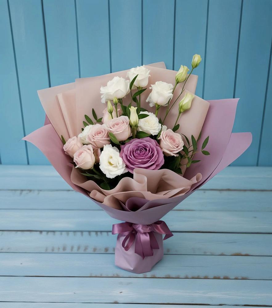 Букет цветов из: Розы и Лизиантусы в Эртиле